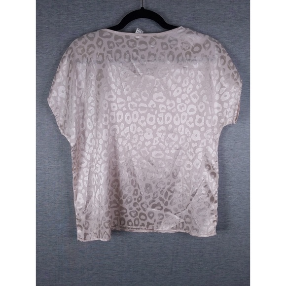 🎉 3/$20 Dolman Sleeve Leopard Jacquard Top - Picture 6 of 9